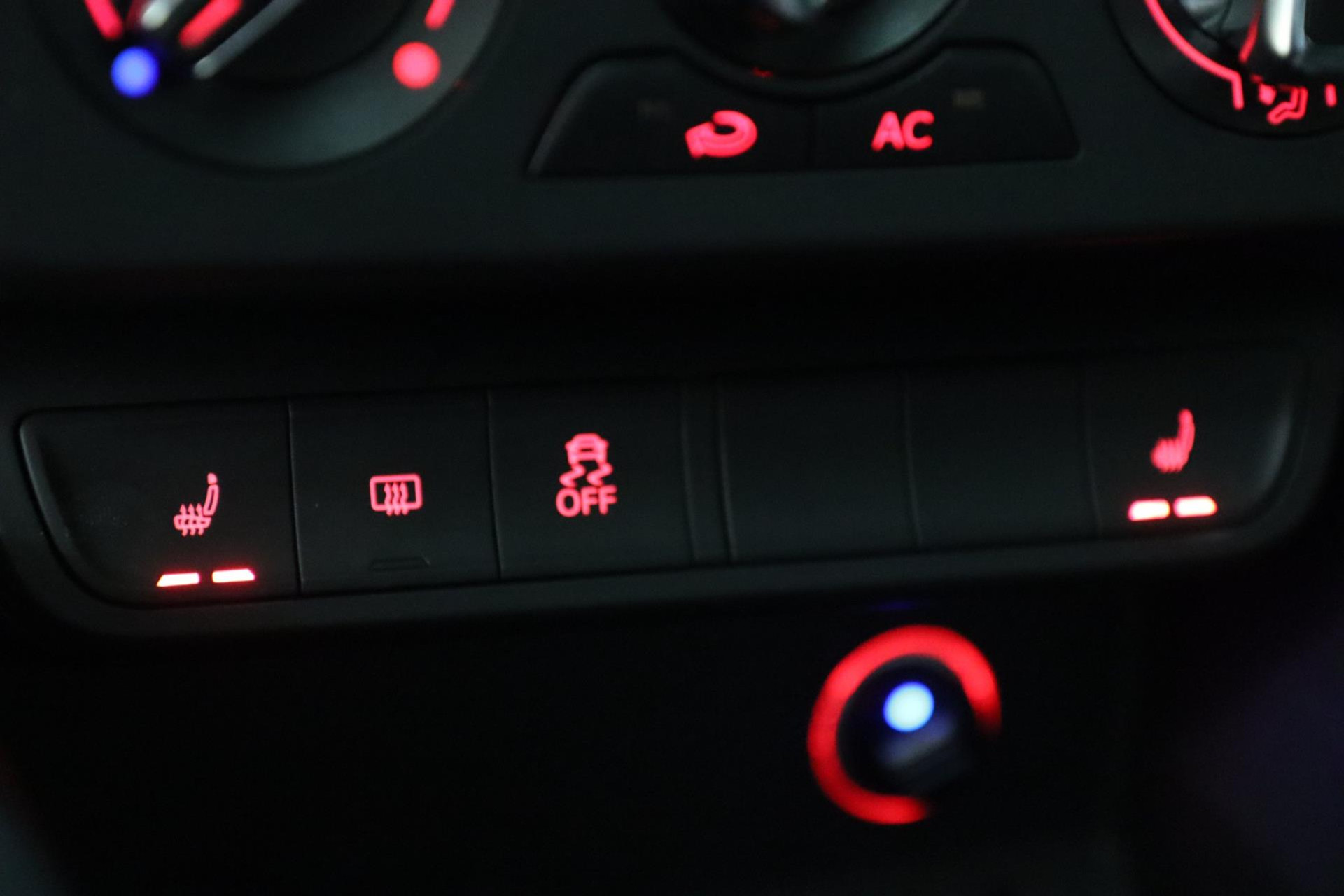 48552265-24.jpg